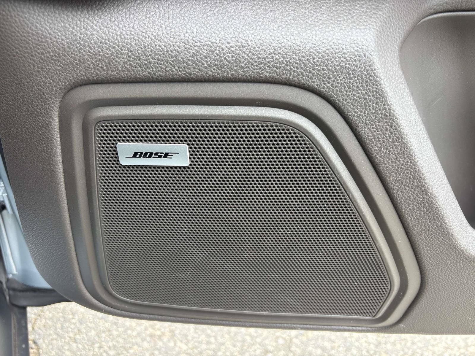 Used 2022 Porsche Macan AWD/4WD image 16
