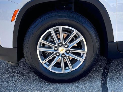 Used 2023 Chevrolet Traverse LT AWD/4WD image 7