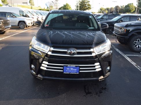Used 2018 Toyota Highlander XLE AWD/4WD image 2