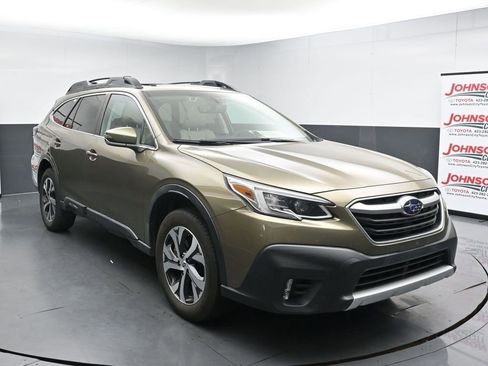 Used 2020 Subaru Outback Limited AWD/4WD image 2