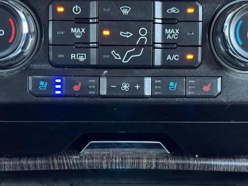 Used 2020 Ford F250 Lariat w/ Lariat Ultimate Package AWD/4WD image 45