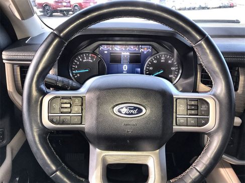 Used 2022 Ford Expedition Max Limited image 14