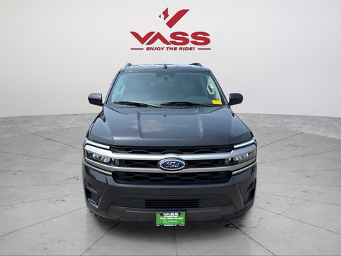 Used 2024 Ford Expedition XLT RWD image 8
