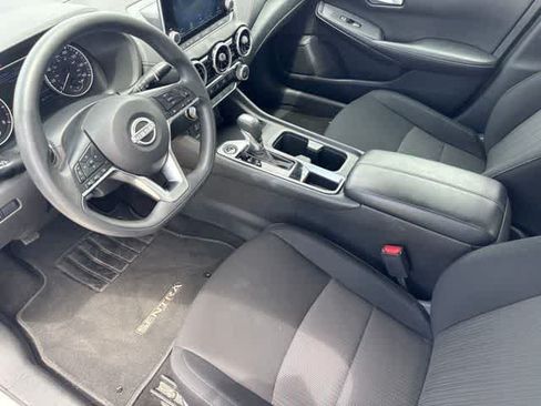 Used 2024 Nissan Sentra SV FWD image 9