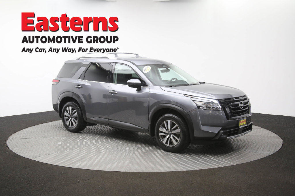 Used 2024 Nissan Pathfinder SL w/ Black Appearance Package AWD/4WD image 52