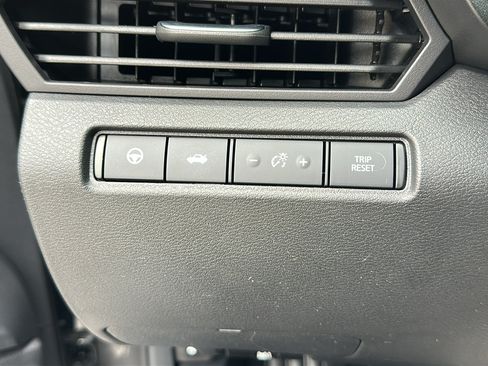 Certified 2024 Nissan Altima 2.5 SV w/ SV Premium Package AWD/4WD image 15