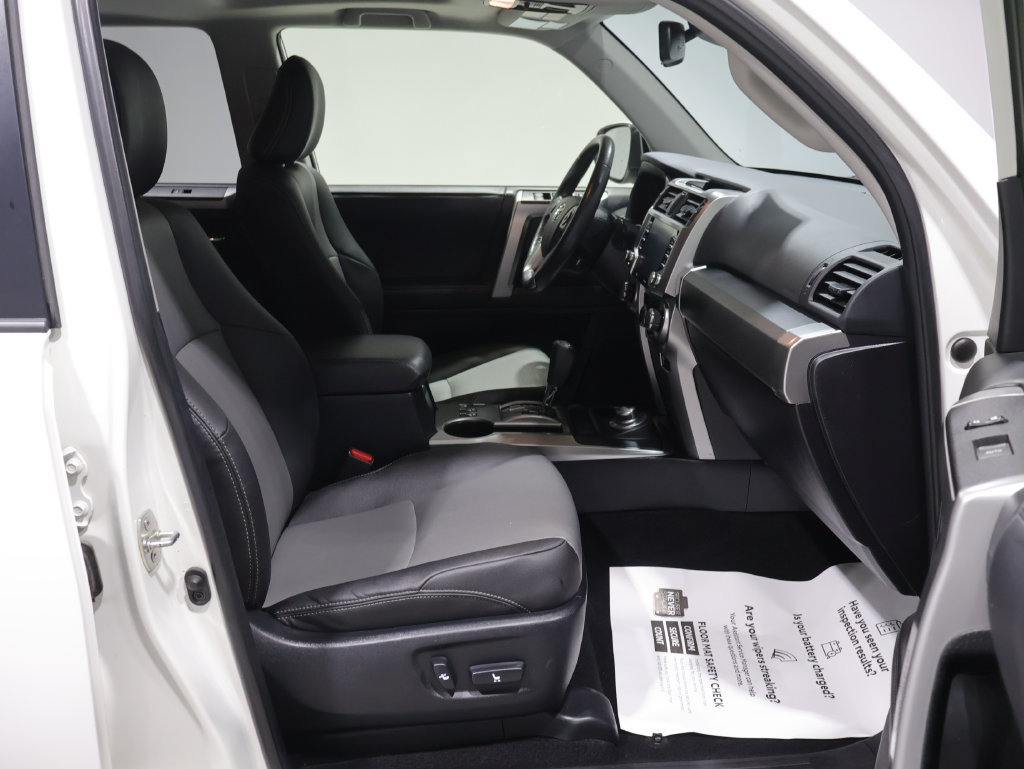 Used 2024 Toyota 4Runner SR5 Premium w/ Moonroof Package AWD/4WD image 23