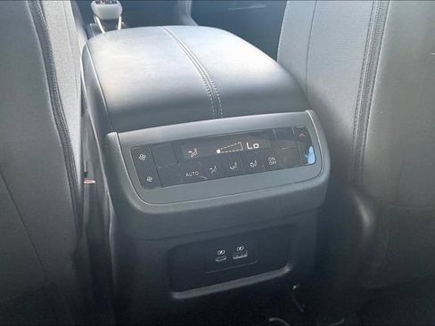 Used 2025 Nissan Pathfinder SV AWD/4WD image 10