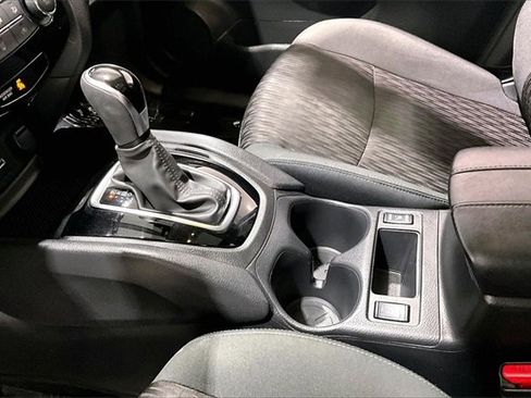 Used 2020 Nissan Rogue SL image 18