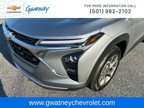 Used 2026 Chevrolet Trax LT FWD image 14