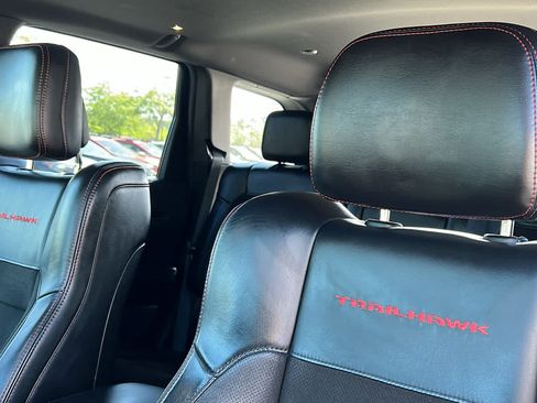 Used 2019 Jeep Grand Cherokee Trailhawk AWD/4WD image 11