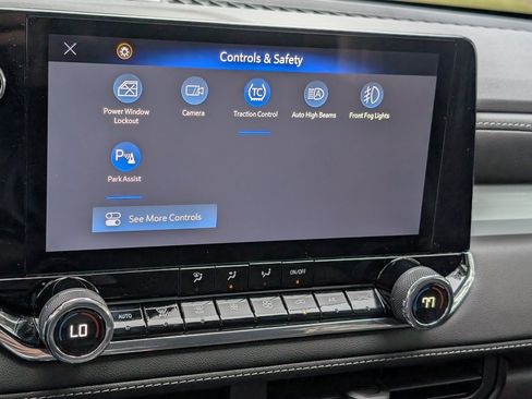 Used 2024 Chevrolet Colorado LT w/ LT Convenience Package image 24