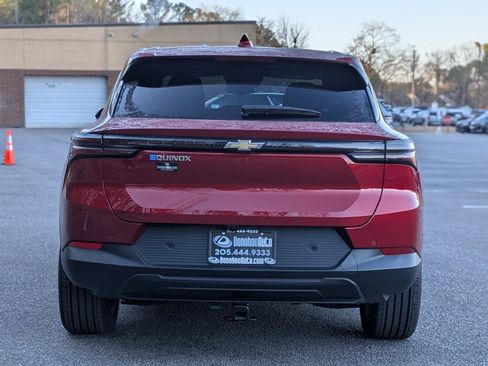 Used 2025 Chevrolet Equinox EV LT image 8