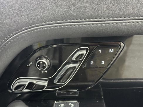 Used 2018 Land Rover Range Rover HSE image 22
