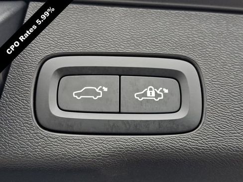 Certified 2023 Volvo XC60 B5 Core AWD/4WD image 30