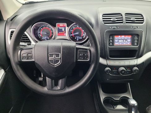 Used 2019 Dodge Journey SE image 22