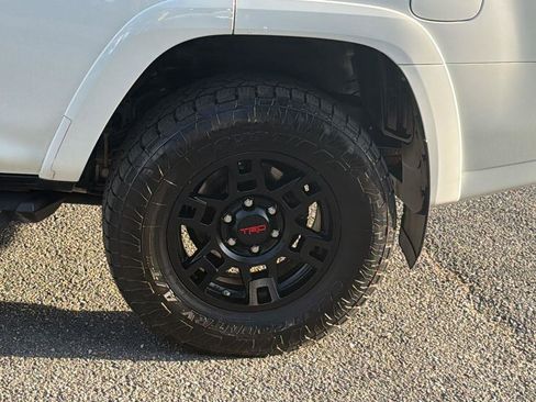 Used 2022 Toyota 4Runner SR5 Premium image 9