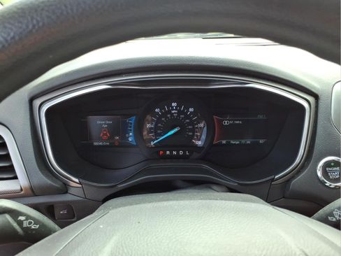 Used 2020 Ford Fusion SE FWD image 16