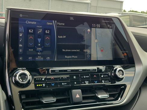 Used 2020 Toyota Highlander Platinum AWD/4WD image 26