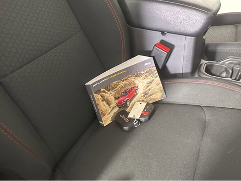 Used 2023 Jeep Gladiator Rubicon w/ Trailer Tow Package image 28