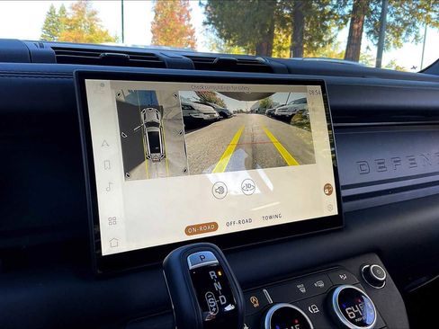 Used 2025 Land Rover Defender 130 S image 23