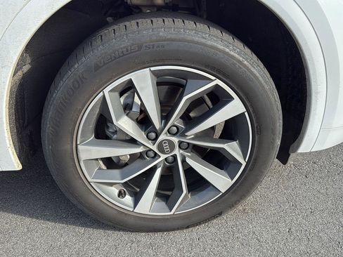 Used 2021 Audi Q5 Premium Plus w/ Premium Plus Package image 9