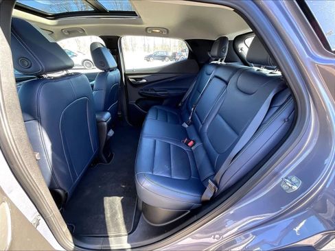 Used 2023 Chevrolet Bolt EUV Premier w/ Sun & Sound Package image 15