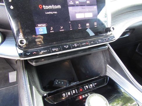 Used 2024 Jeep Wagoneer Series II AWD/4WD image 18