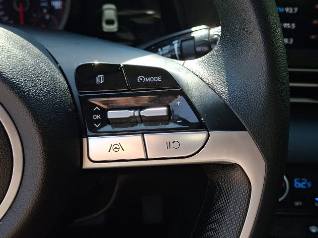 Used 2023 Hyundai Elantra SEL FWD image 23