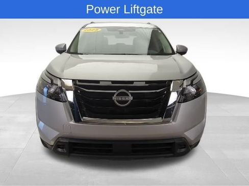 Used 2025 Nissan Pathfinder SV image 10