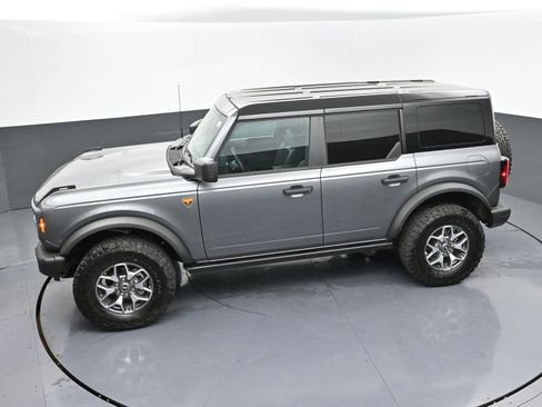 Used 2025 Ford Bronco Badlands image 41