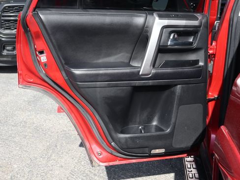 Used 2019 Toyota 4Runner SR5 AWD/4WD image 41