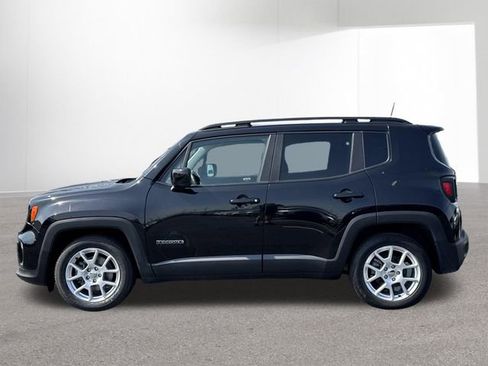 Used 2020 Jeep Renegade Latitude w/ Cold Weather Group image 15