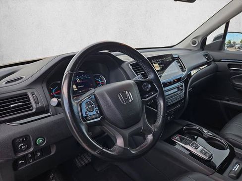 Used 2021 Honda Pilot Touring image 9