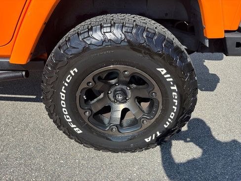 Used 2013 Jeep Wrangler Unlimited Sahara w/ Connectivity Group AWD/4WD image 22