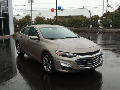 Used 2023 Chevrolet Malibu LT image 3