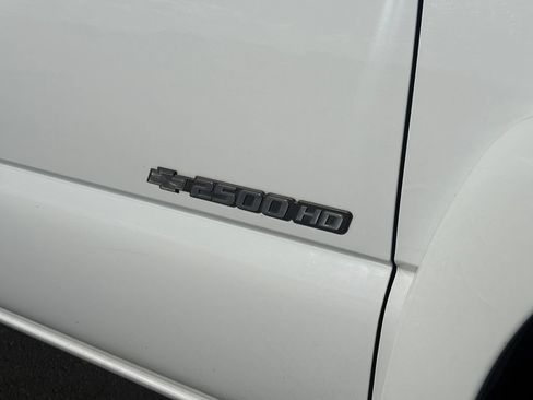Used 2003 Chevrolet Silverado 2500 LS AWD/4WD image 16