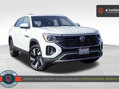 Certified 2025 Volkswagen Atlas Cross Sport SE w/ Panoramic Sunroof Package