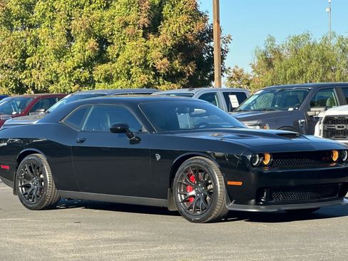Used 2015 Dodge Challenger SRT Hellcat image 9