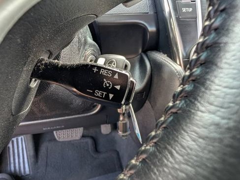 Used 2014 Toyota Camry SE FWD image 25