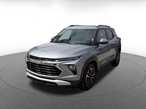 Used 2025 Chevrolet TrailBlazer LT FWD image 5