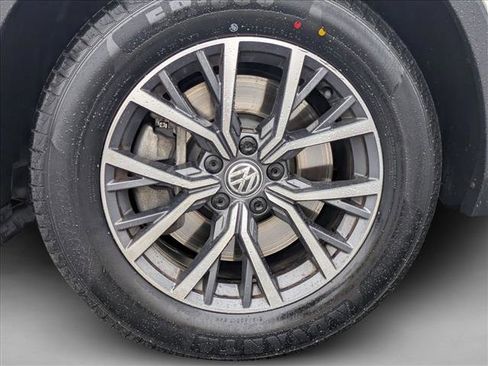 Used 2020 Volkswagen Tiguan S image 23