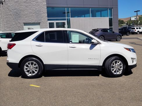 Used 2020 Chevrolet Equinox LT w/ LPO, Floor Liner Package AWD/4WD image 3