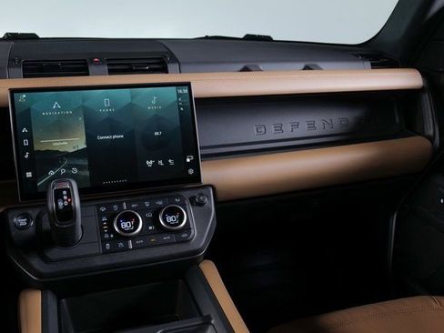 New 2026 Land Rover Defender 110 X-Dynamic SE image 13