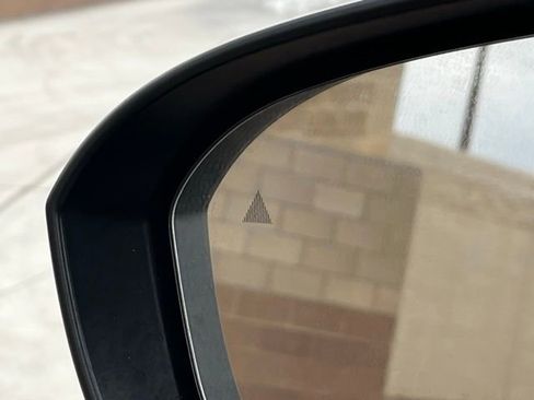 Used 2023 Nissan Rogue S image 17