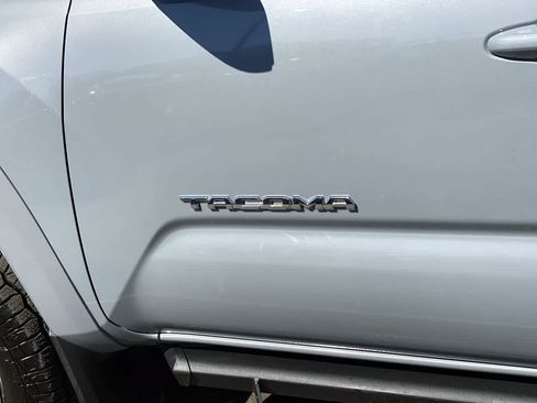 Used 2021 Toyota Tacoma TRD Sport w/ TRD Premium Sport Package AWD/4WD image 10