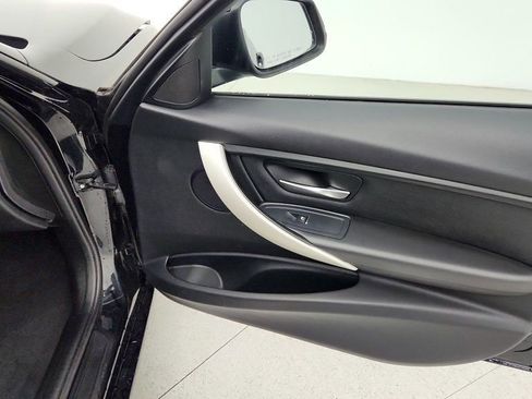 Used 2016 BMW 320i 4dr Sdn 320i with Driving Assi image 26