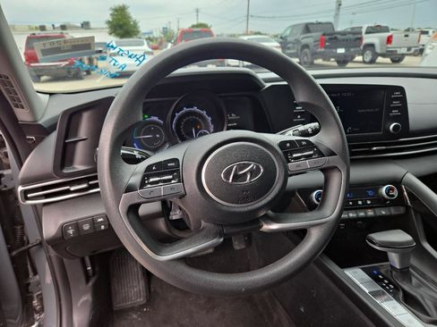 Used 2022 Hyundai Elantra Blue FWD image 7