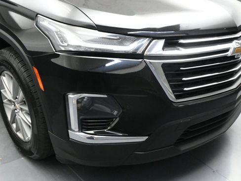 Used 2022 Chevrolet Traverse LT image 47