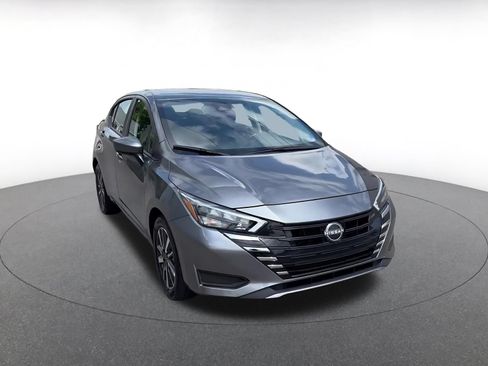 Used 2025 Nissan Versa SV FWD image 3